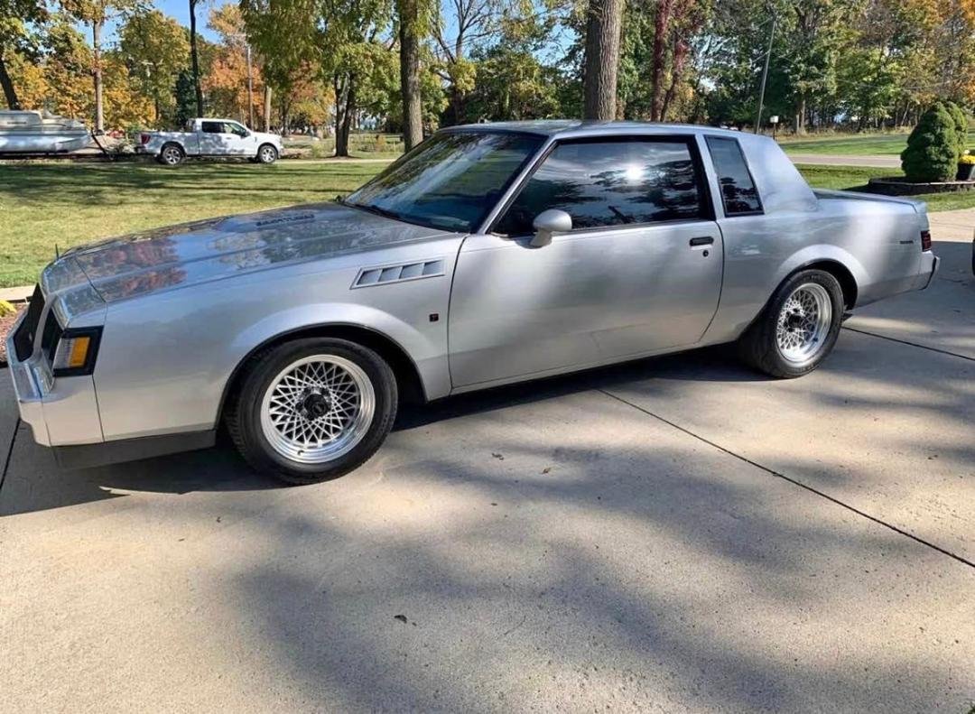 1987 Buick Regal Turbo Premium 3 Sedan 4D – Classic Luxury Performance - Image 2
