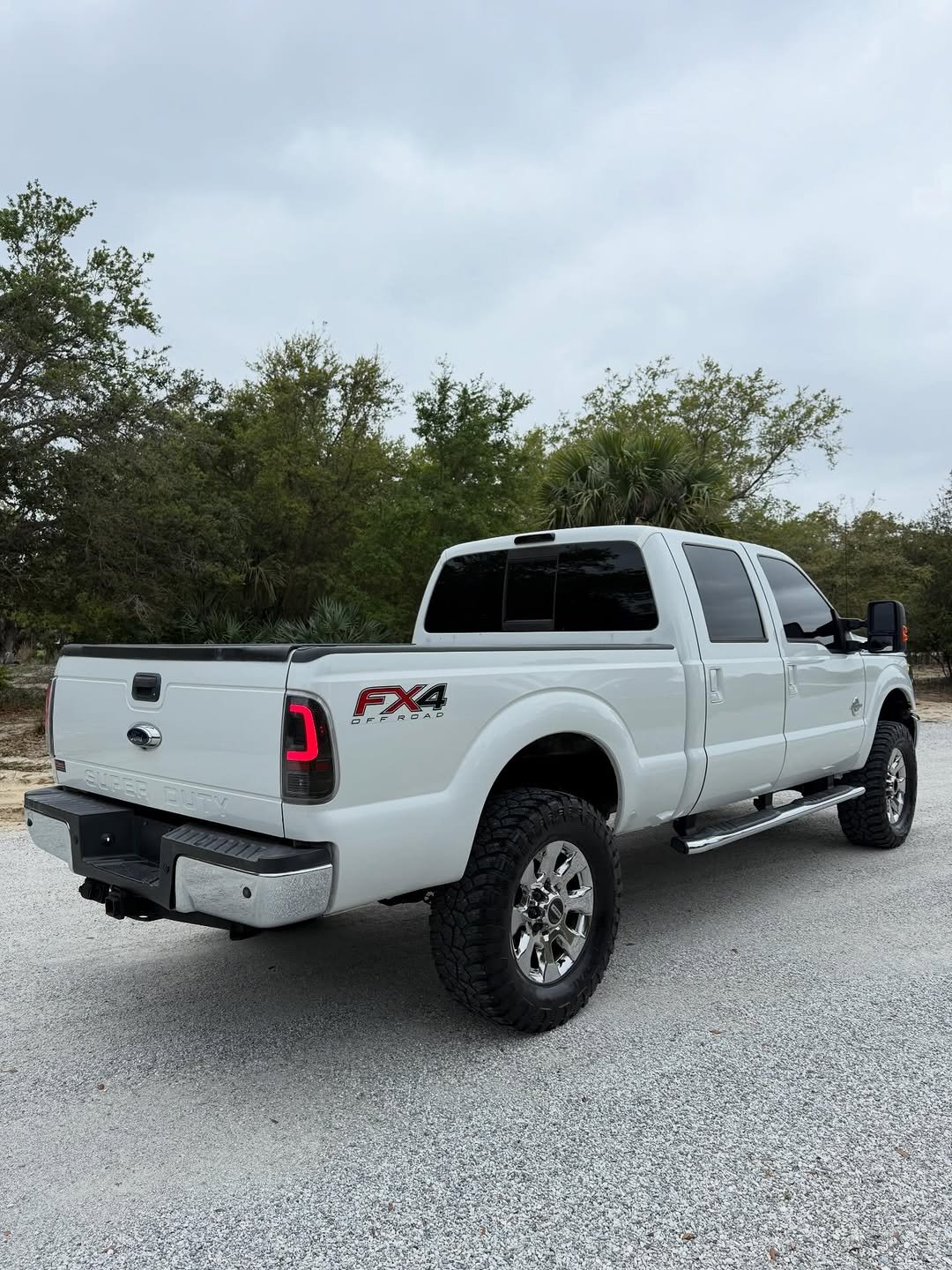 2014 Ford F-250 Super Duty Lariat 4x4 – 6.7L Powerstroke Diesel – Crew Cab – Lifted – $13,500 Featuring the powerful Ford F-250 Super Duty. - Image 17