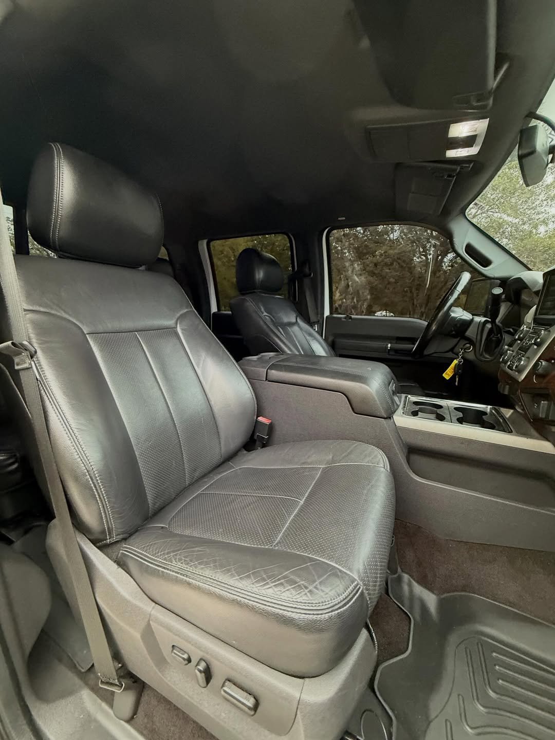 2014 Ford F-250 Super Duty Lariat 4x4 – 6.7L Powerstroke Diesel – Crew Cab – Lifted – $13,500 Featuring the powerful Ford F-250 Super Duty. - Image 7