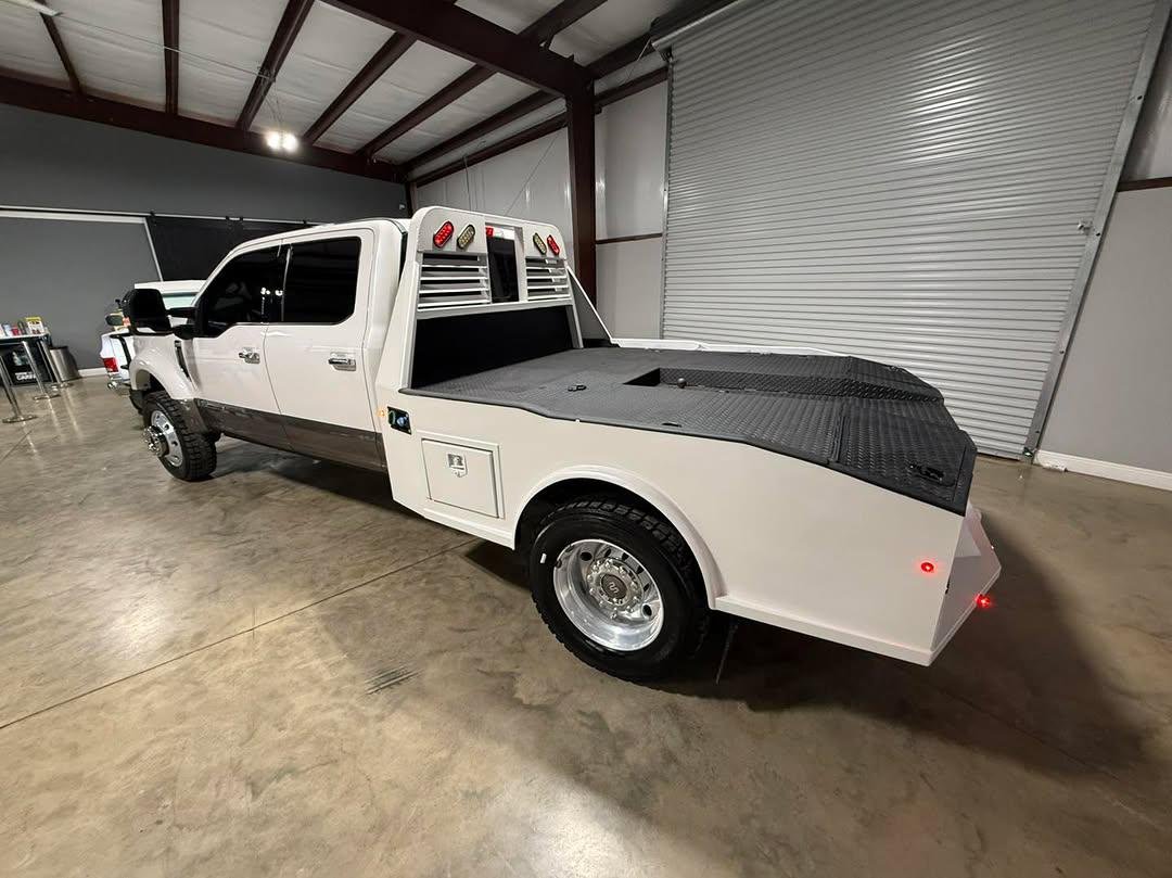 2019 Ford F-450 King Ranch Crew Cab 4x4 – 6.7L Powerstroke Diesel – Ultimate Package – Western Hauler Bed Featuring the premium Ford F-450 Super Duty. - Image 4