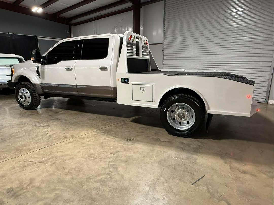 2019 Ford F-450 King Ranch Crew Cab 4x4 – 6.7L Powerstroke Diesel – Ultimate Package – Western Hauler Bed Featuring the premium Ford F-450 Super Duty. - Image 5